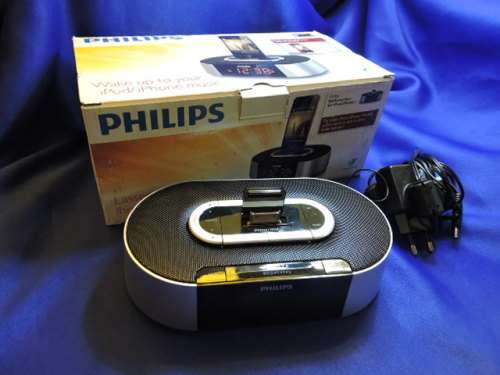 Philips AJ 7030D/37 Alarm Clock Radio dock for iPhone/iPod